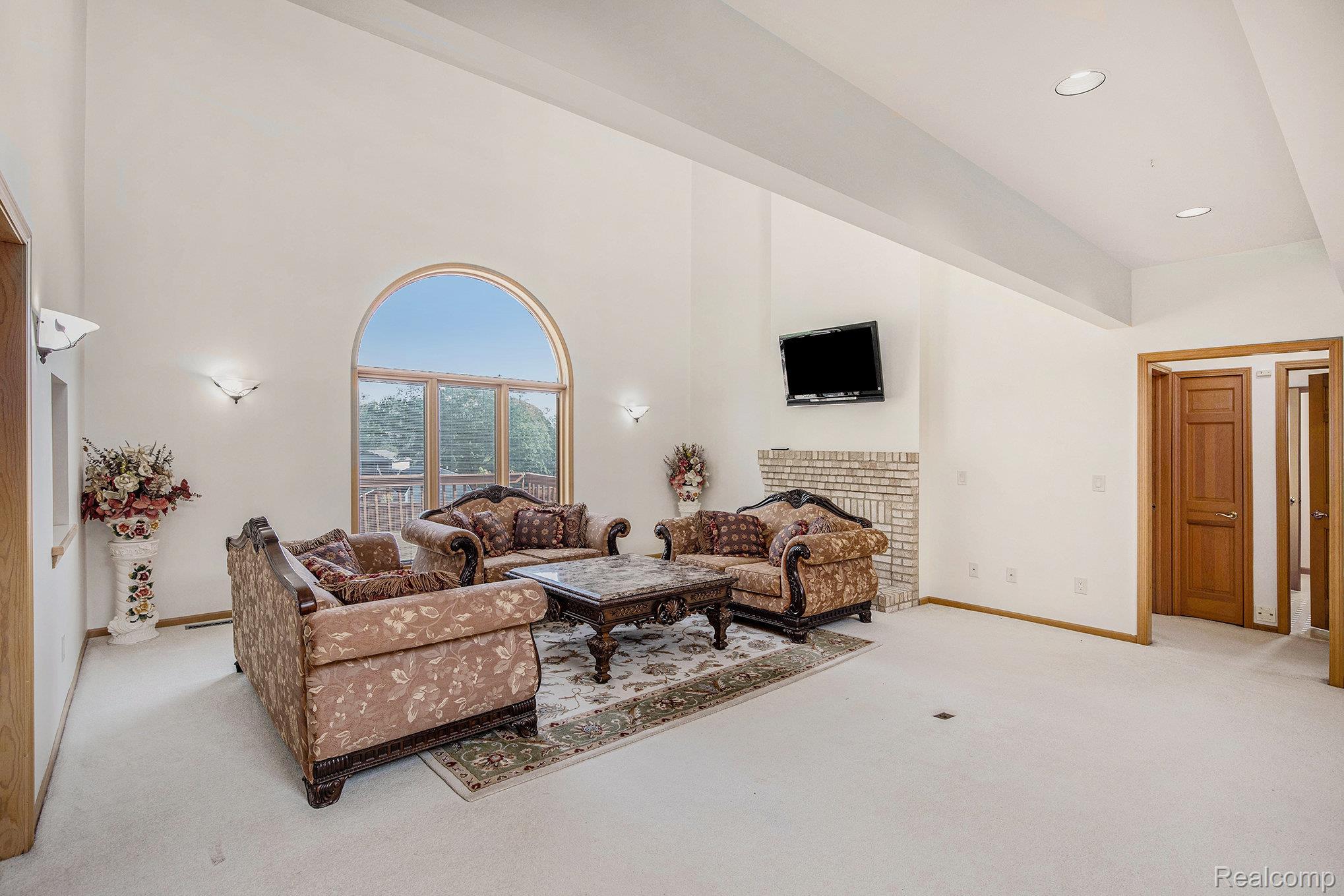 5215 Sunlyn Drive