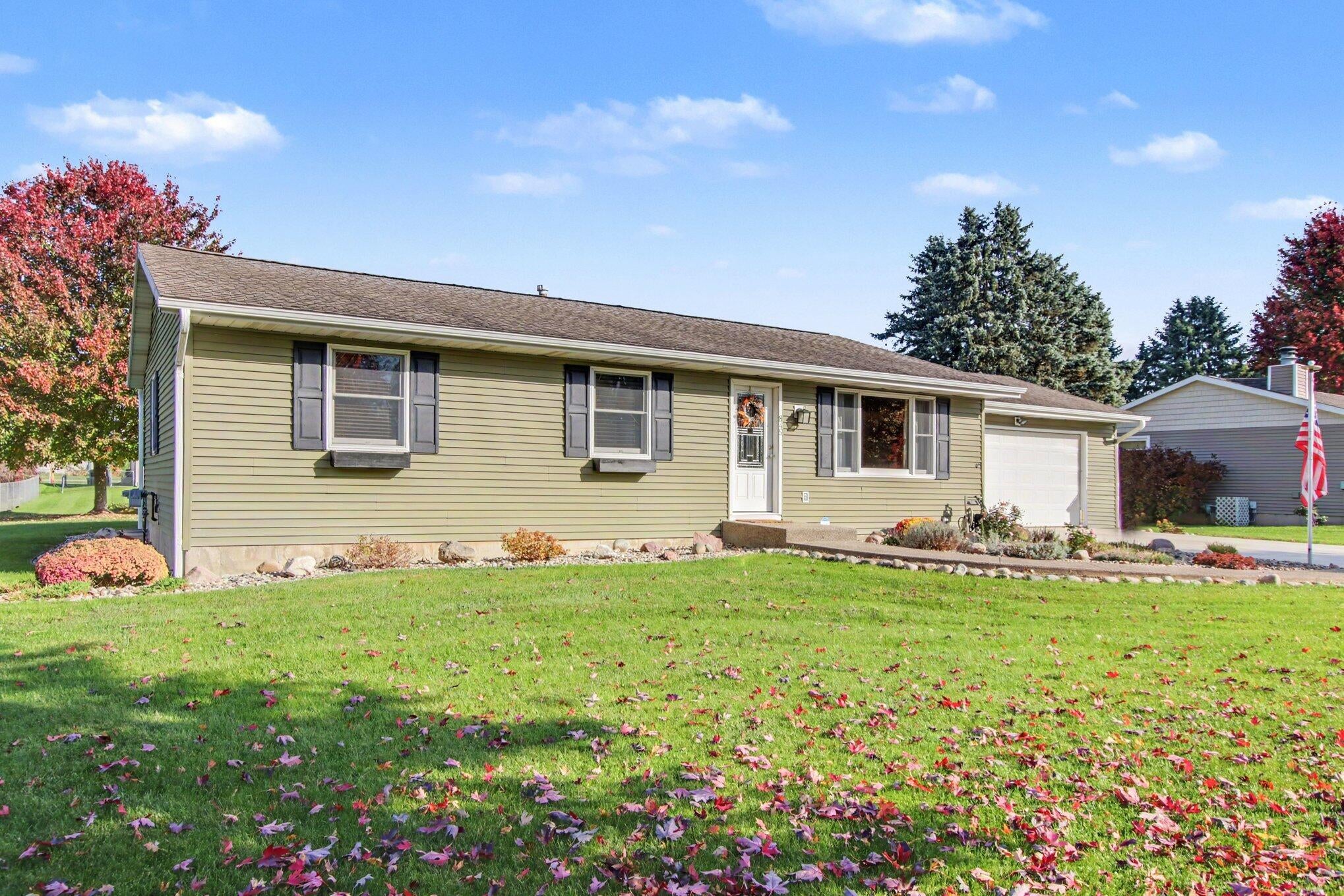 845 Poplar