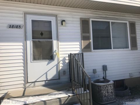28185 RALEIGH CRESCENT Drive 106 Chesterfield Township MI 48051