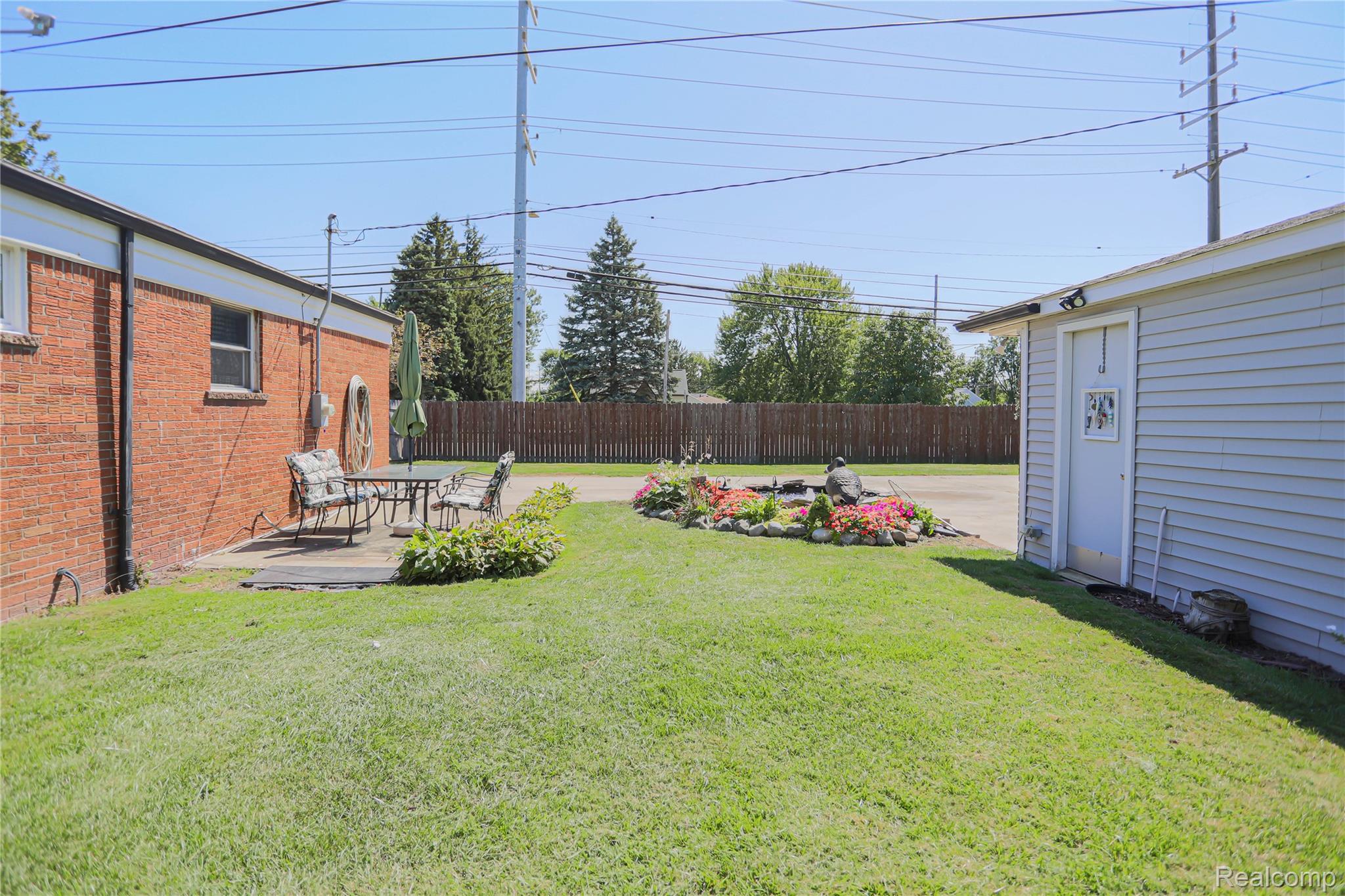 Warren City, Michigan 48089, United States, 3 Bedrooms Bedrooms, ,2 BathroomsBathrooms,Residential,Active,196980