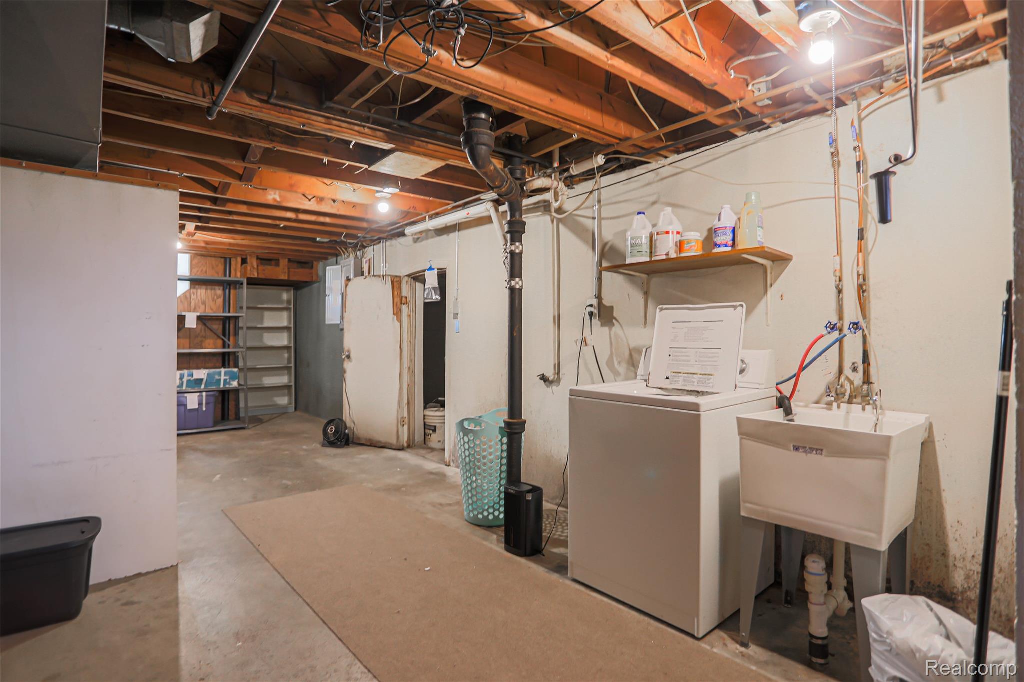 Warren City, Michigan 48089, United States, 3 Bedrooms Bedrooms, ,2 BathroomsBathrooms,Residential,Active,196980