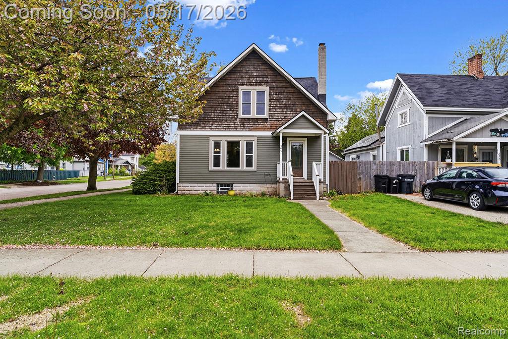 305 N Almont Avenue
