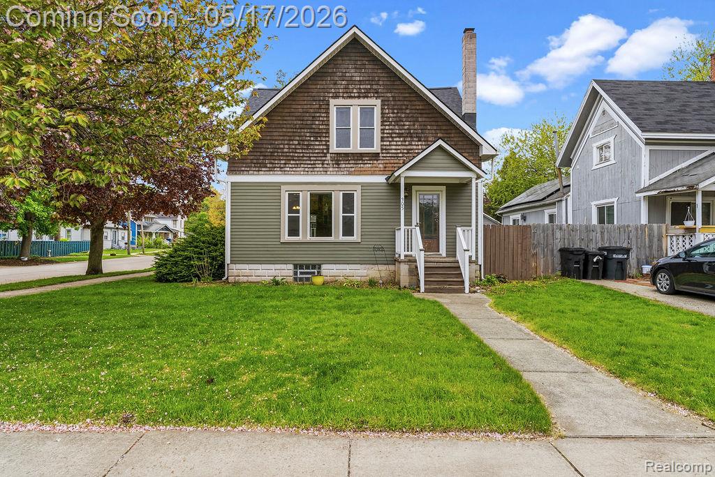 305 N Almont Avenue