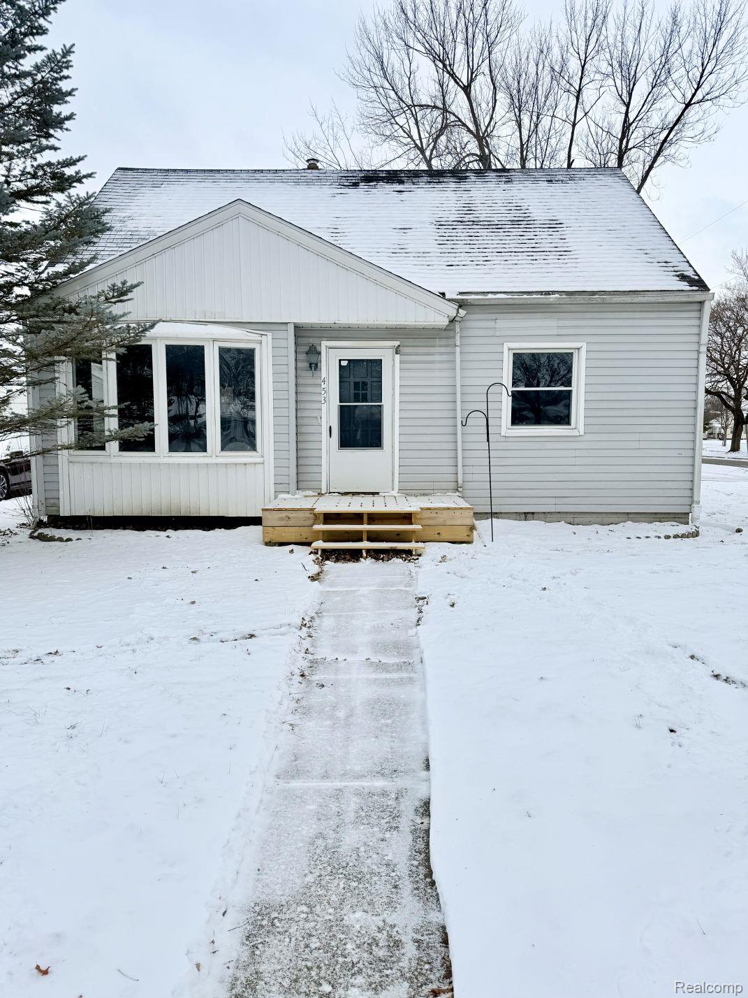 453 Riverside Avenue