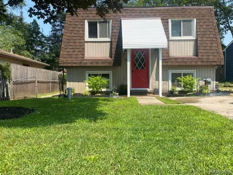 945 Olreana Road White Lake Charter Township MI 48386
