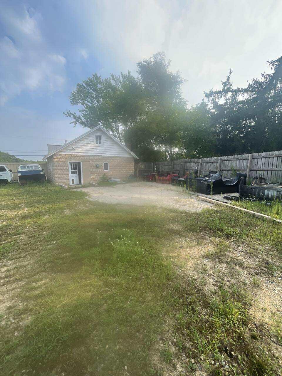 1022 E Michigan Avenue