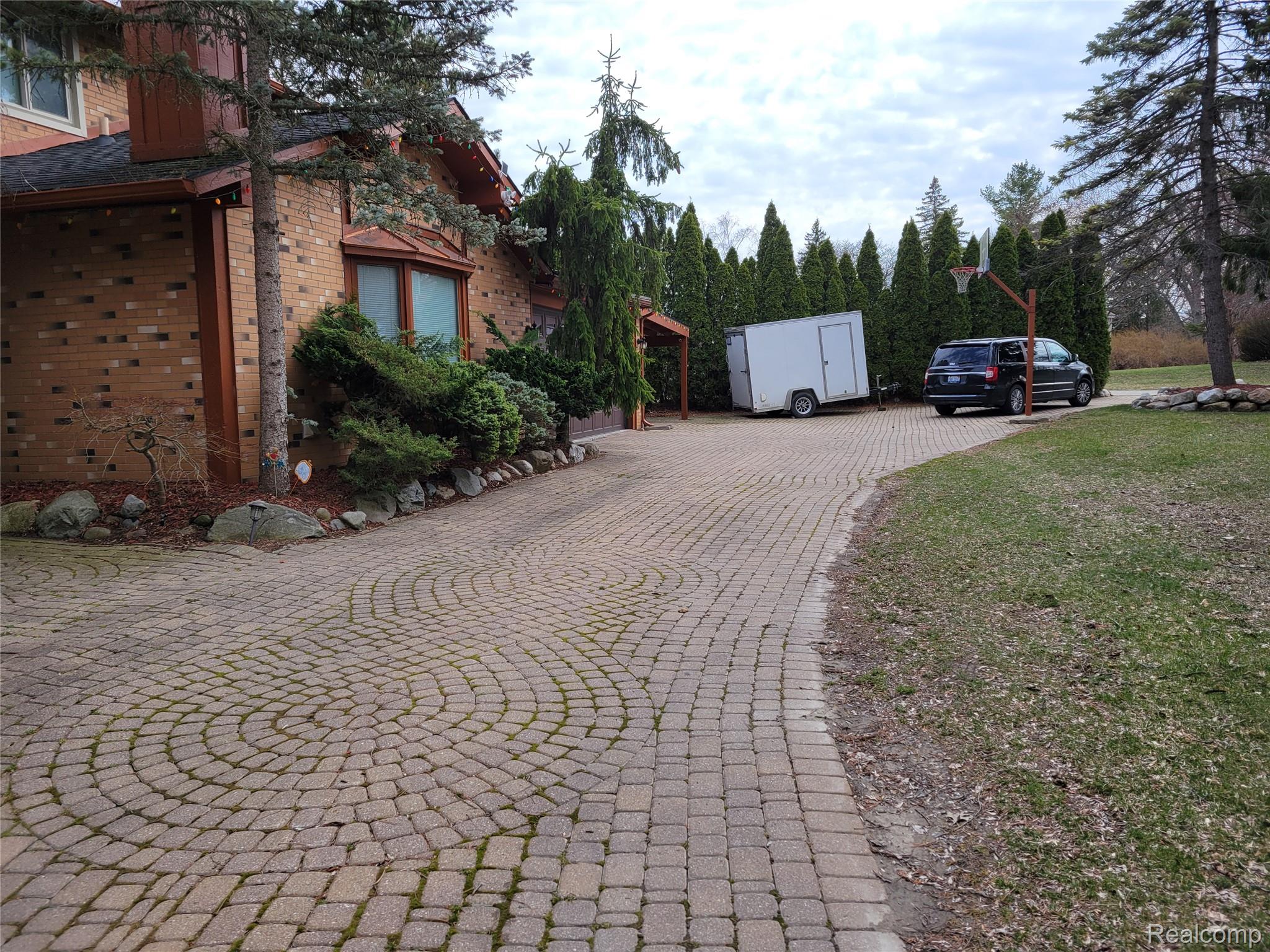 5549 Perrytown Drive