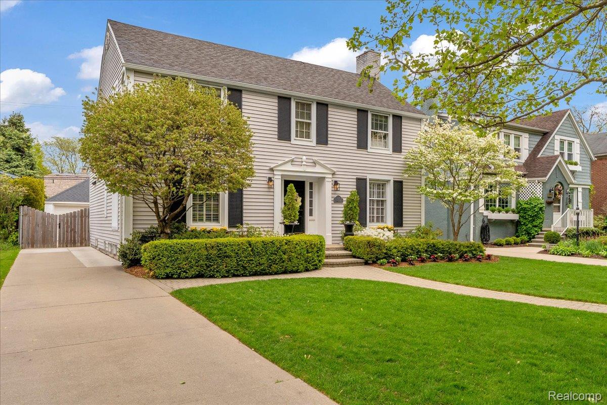784 University Place