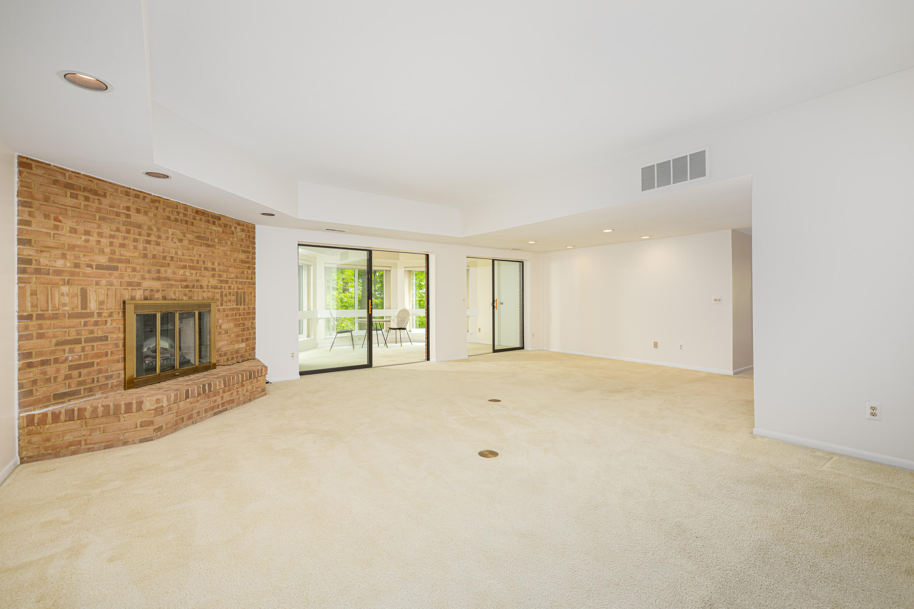 2125#208 Nature Cove Court