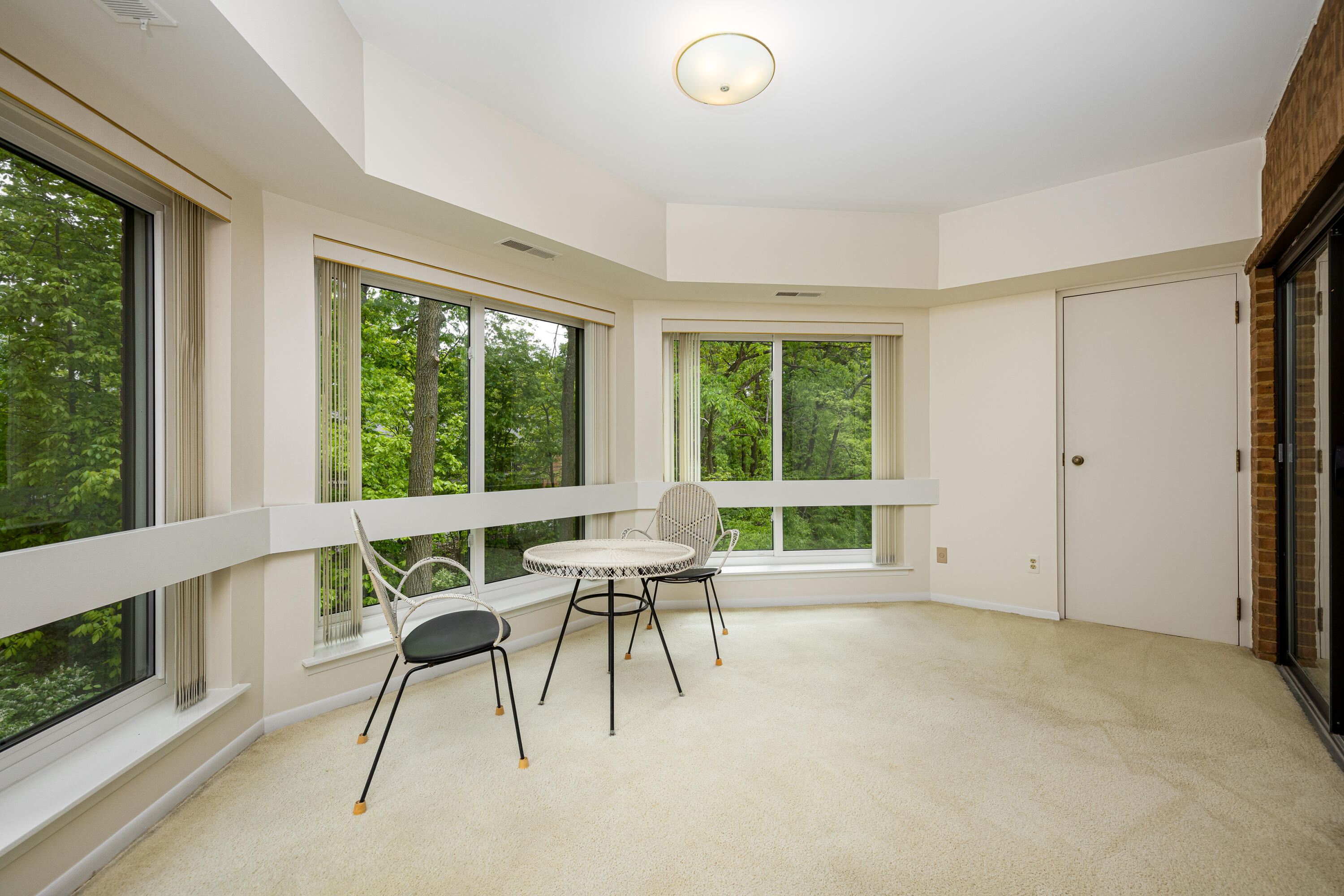 2125#208 Nature Cove Court