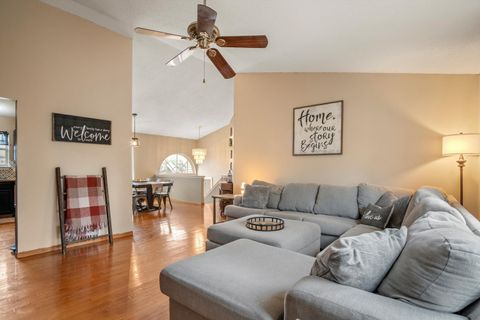 Tiny photo for 38592 Emerald Lane N, Westland City, MI 48185 (MLS # 81026009056)