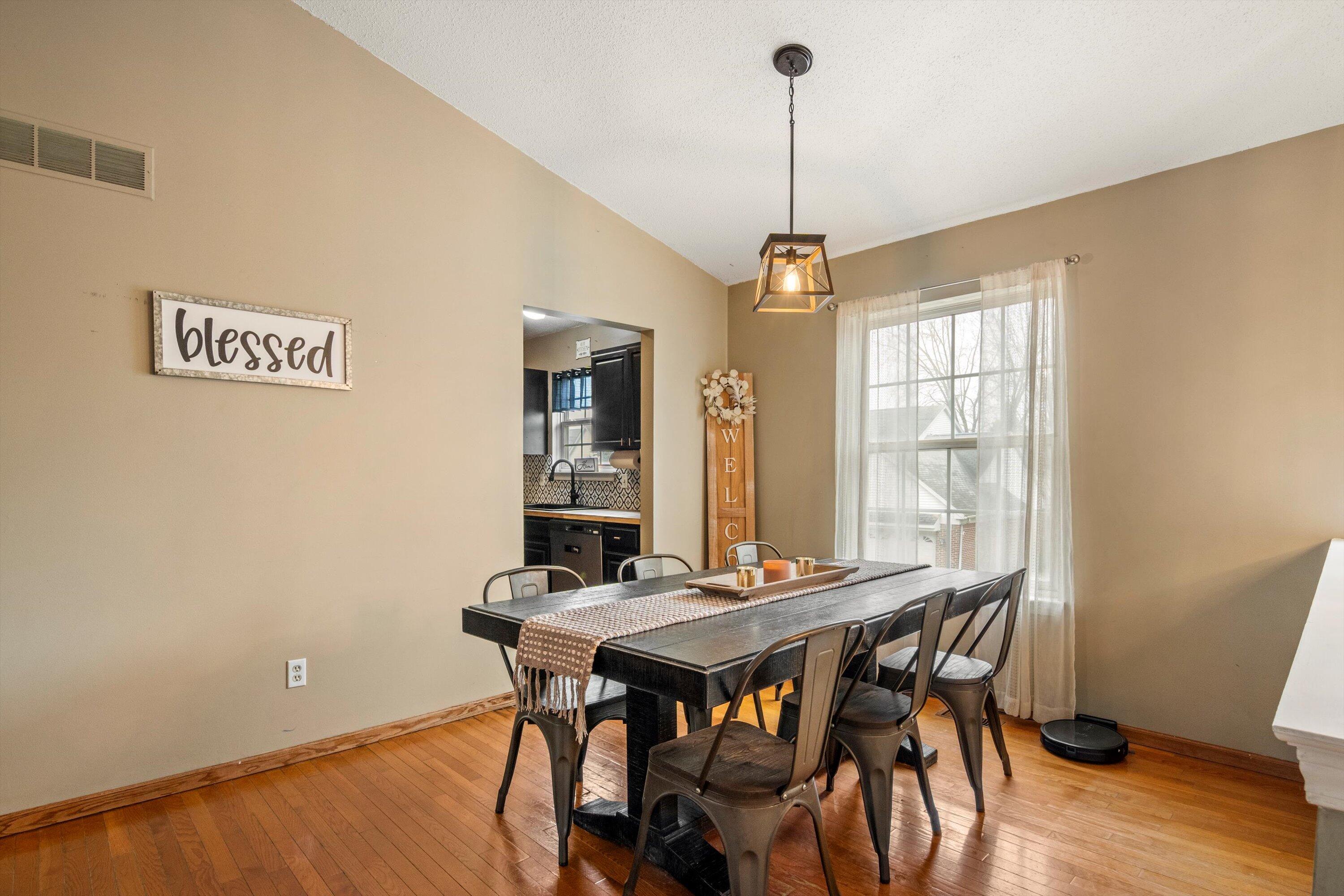 38592 Emerald Lane N