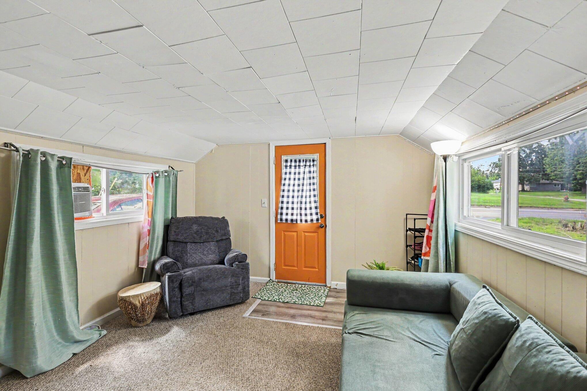2347 Lansing Avenue