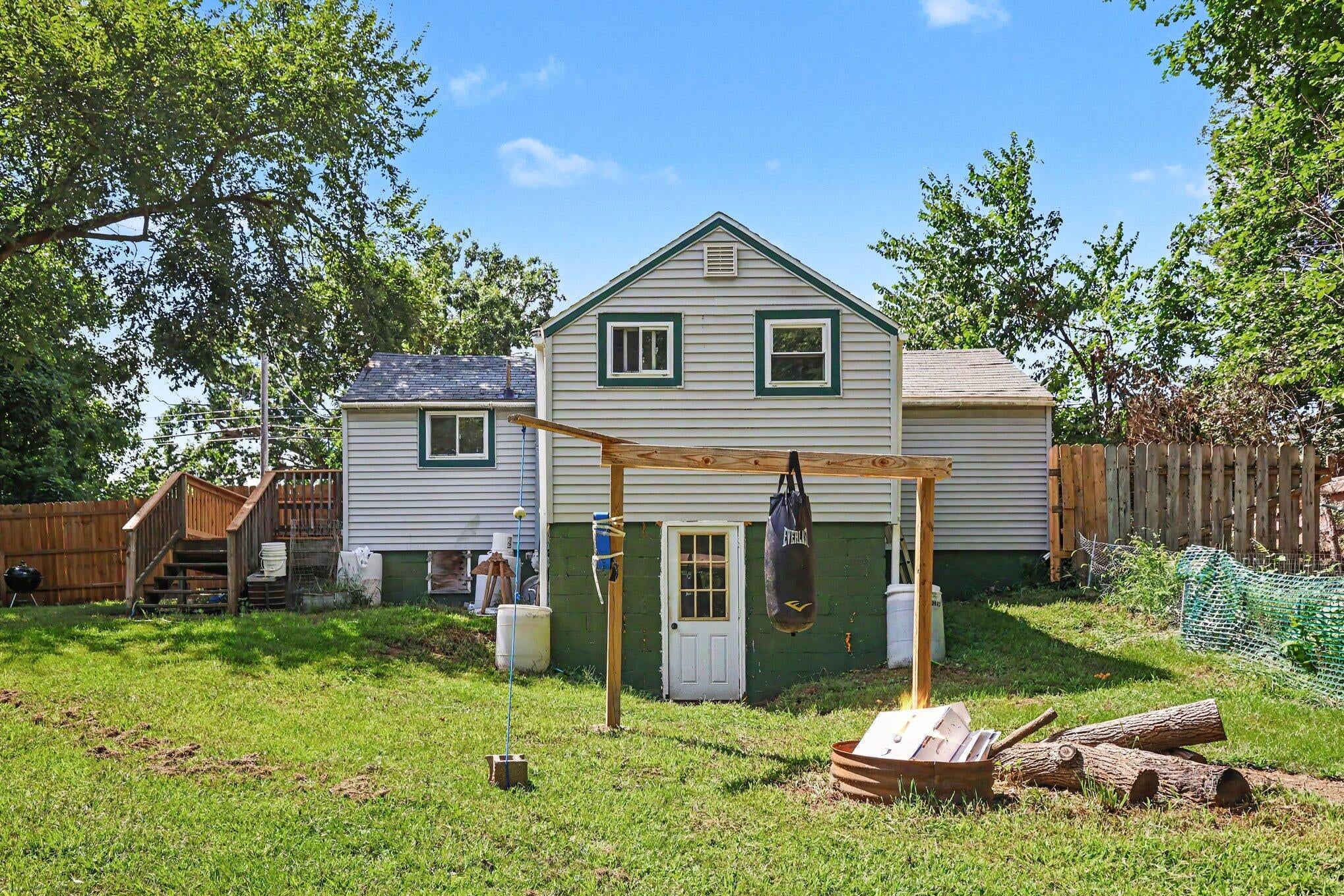 2347 Lansing Avenue