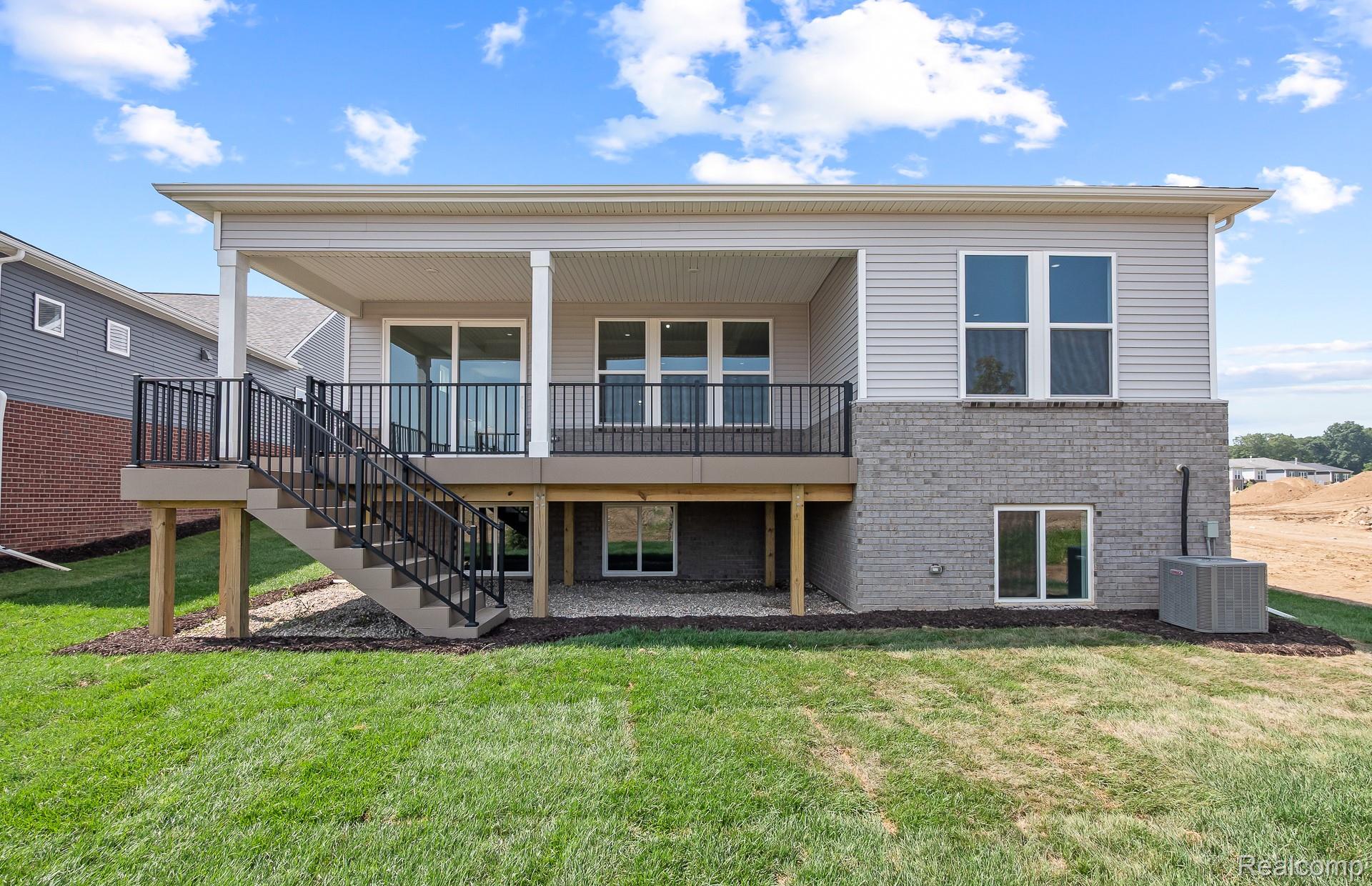 1642 Moss Drive