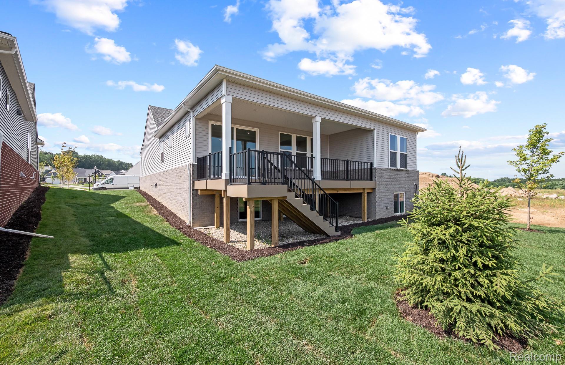 1642 Moss Drive