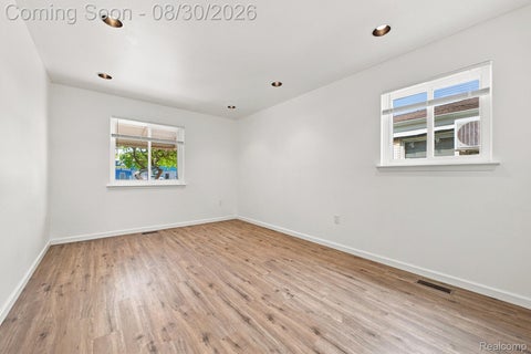 Tiny photo for 618 N Inkster Road, Dearborn Heights City, MI 48127 (MLS # 20261069256)