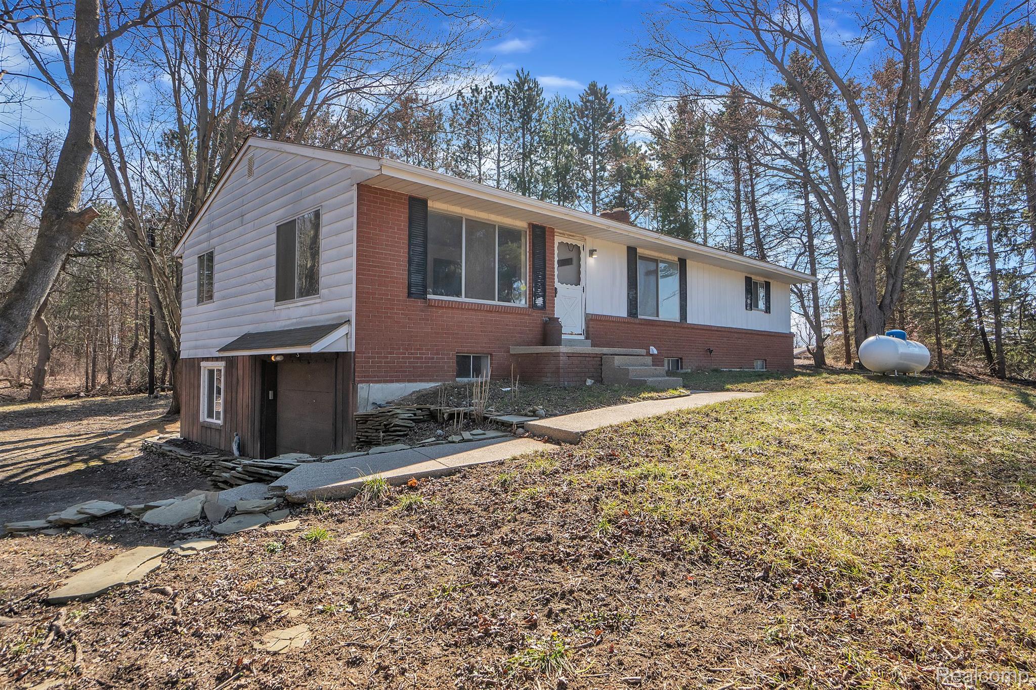 10050 HYNE Road