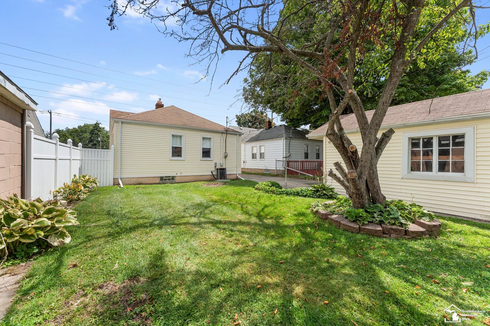 2128 Electric Street