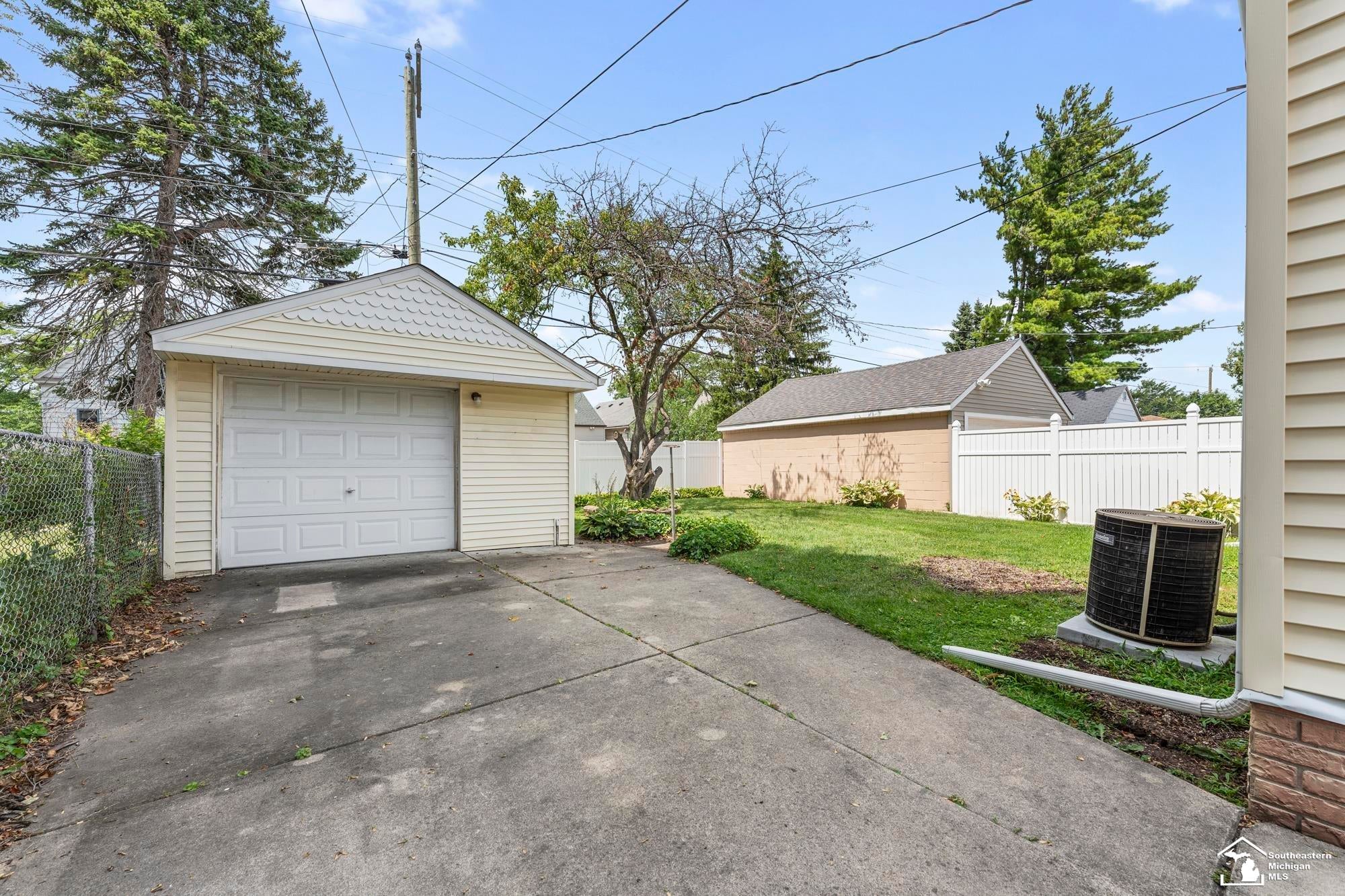 2128 Electric Street
