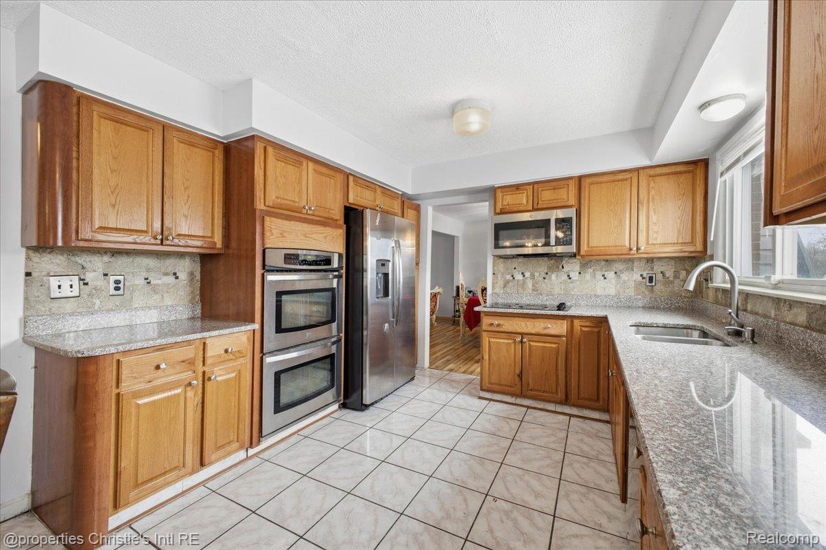 22448 Hallcroft Trail