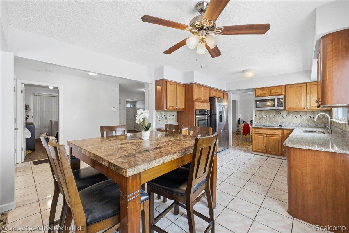 22448 Hallcroft Trail