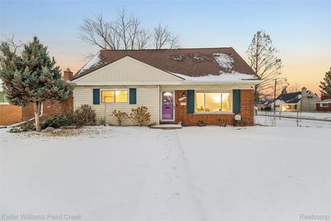 29143 Dover Avenue Warren City MI 48088