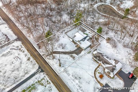 Tiny photo for 1940 Steamburg Road, Hillsdale Township, MI 49242 (MLS # 53025062428)