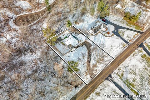 Tiny photo for 1940 Steamburg Road, Hillsdale Township, MI 49242 (MLS # 53025062428)