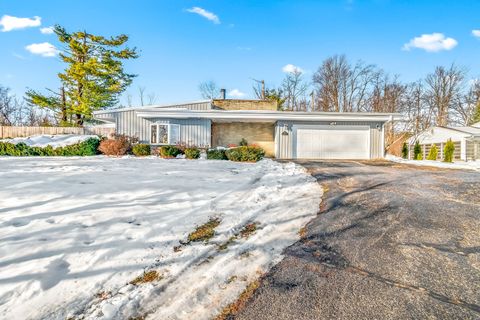 Tiny photo for 1940 Steamburg Road, Hillsdale Township, MI 49242 (MLS # 53025062428)