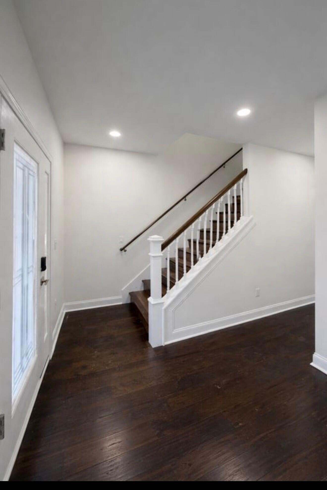 2594 Eastlawn Avenue