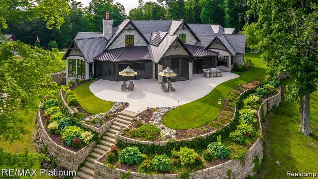Howell, Michigan, 48843, United States, 5 Bedrooms Bedrooms, ,6 BathroomsBathrooms,Residential,Active,2027301