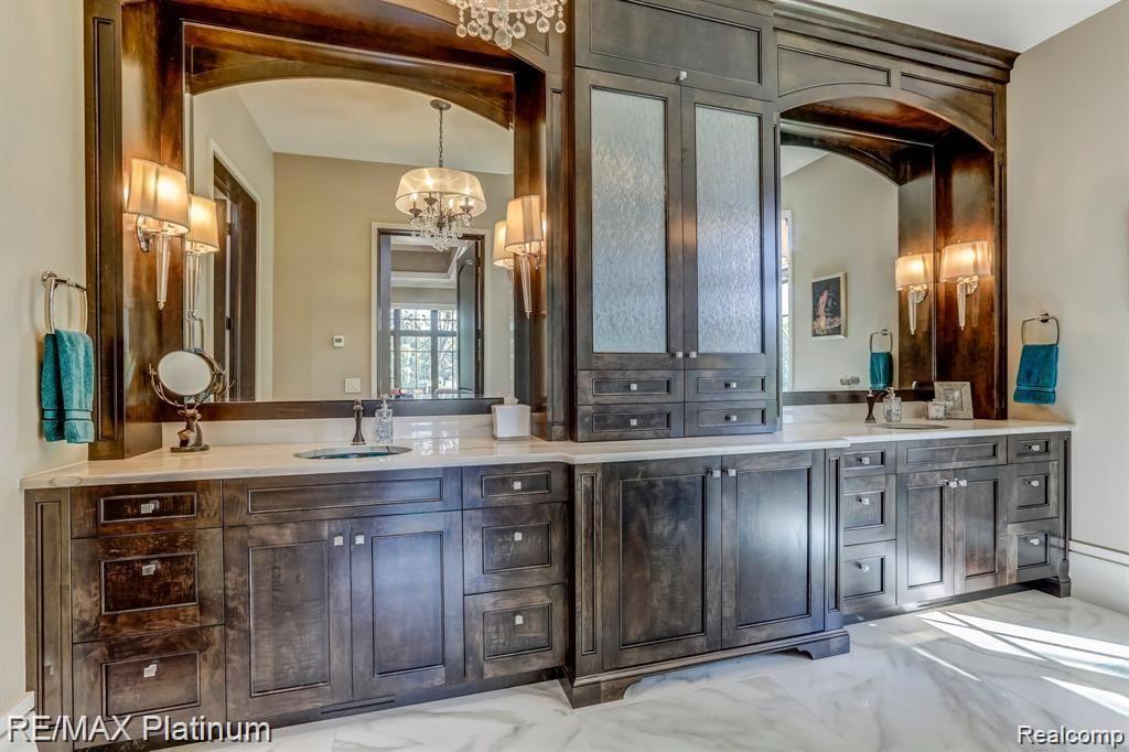 Howell, Michigan, 48843, United States, 5 Bedrooms Bedrooms, ,6 BathroomsBathrooms,Residential,Active,2027301