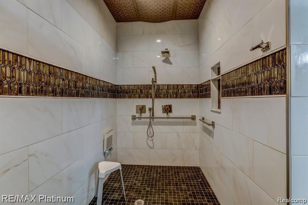 Howell, Michigan, 48843, United States, 5 Bedrooms Bedrooms, ,6 BathroomsBathrooms,Residential,Active,2027301