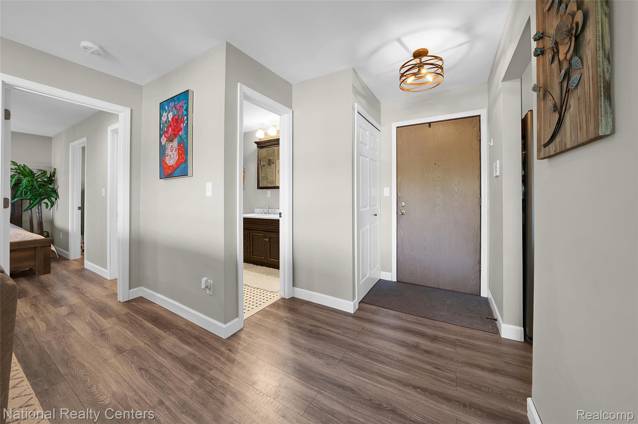 895 S Pontiac Trail C203