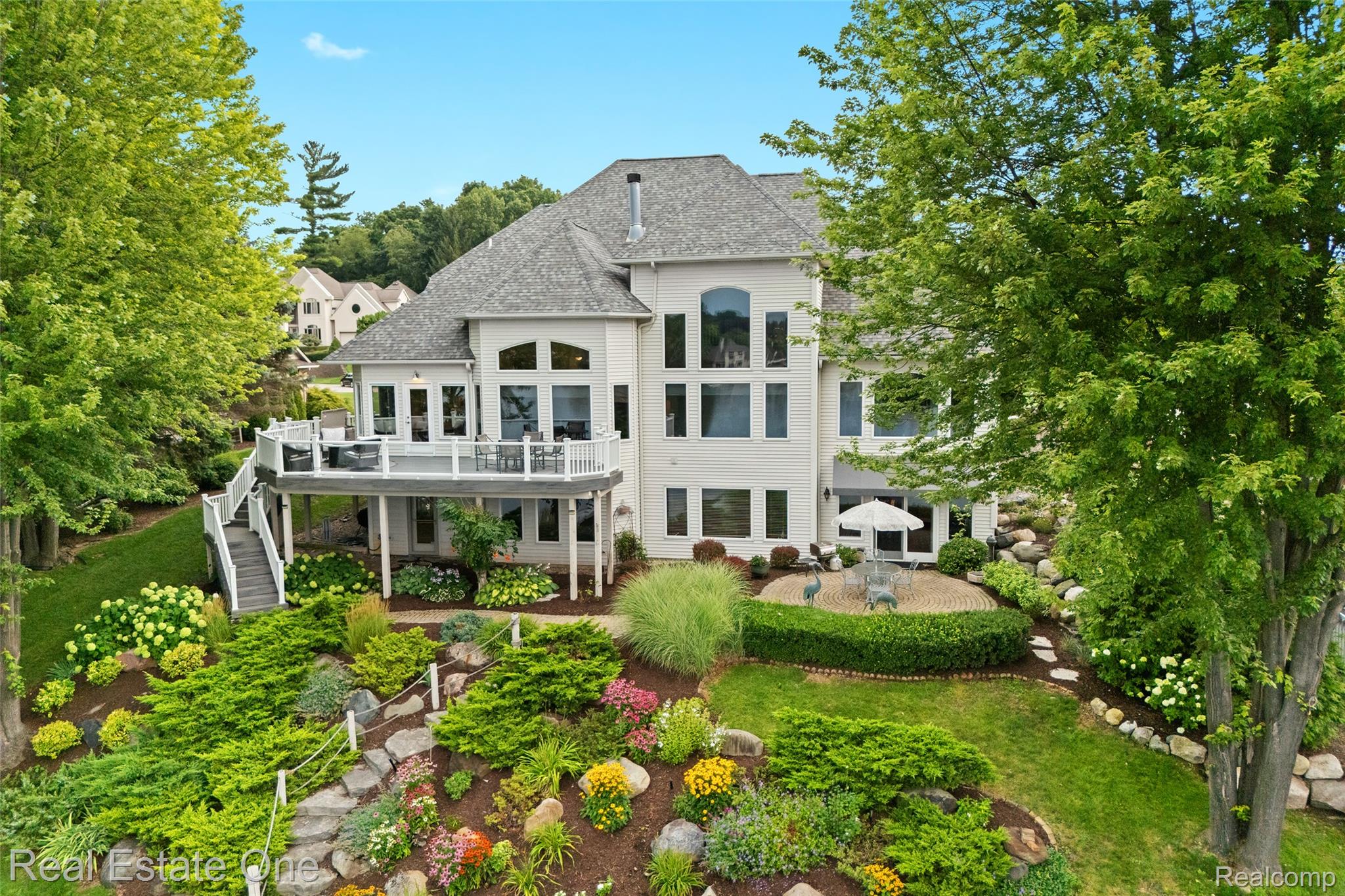 16048 Pine Bluff Court