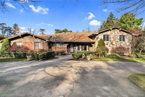 1475 Ring O Kerry Milford Charter Township MI 48381