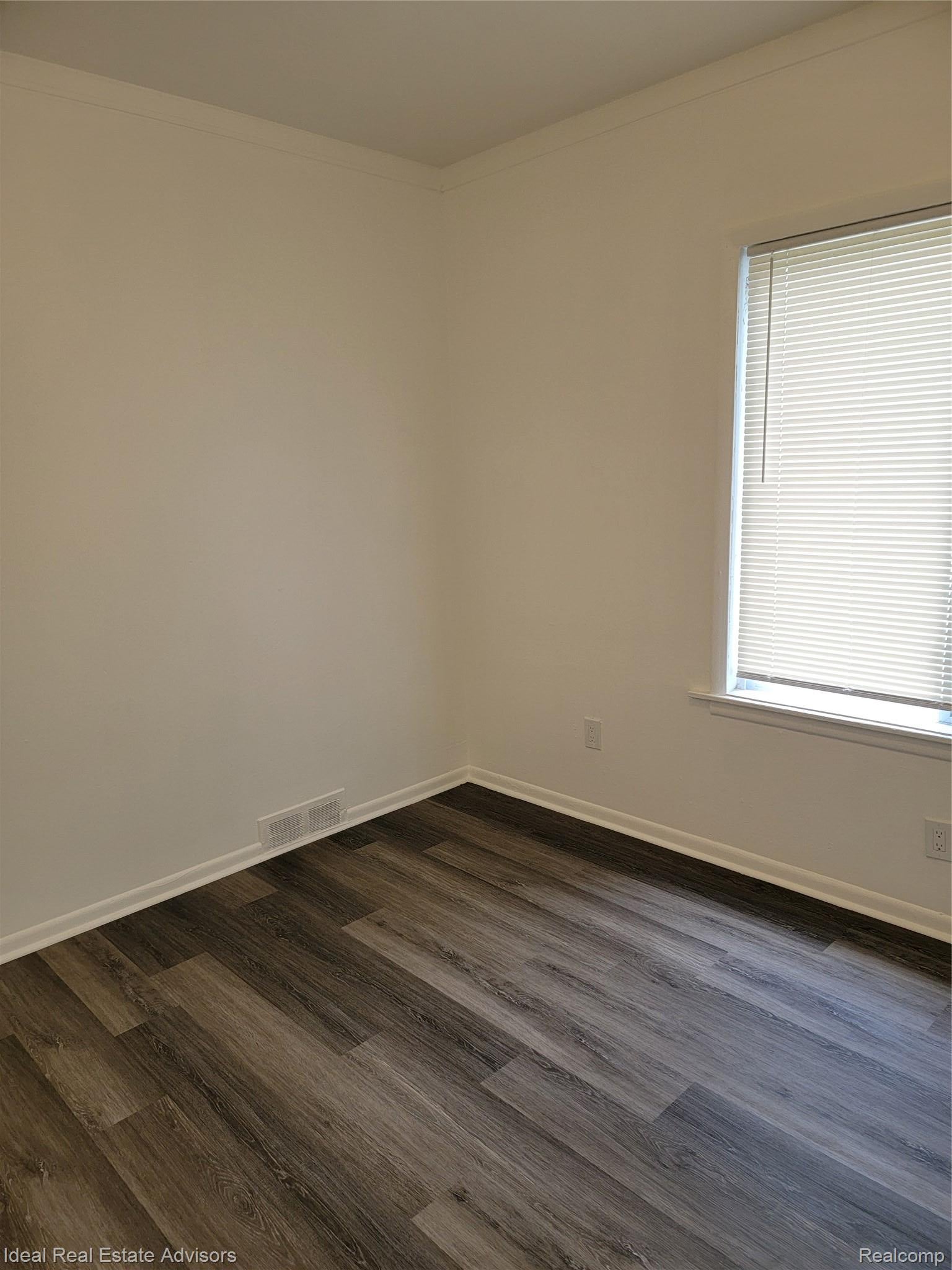 43 W Charlotte Street 1