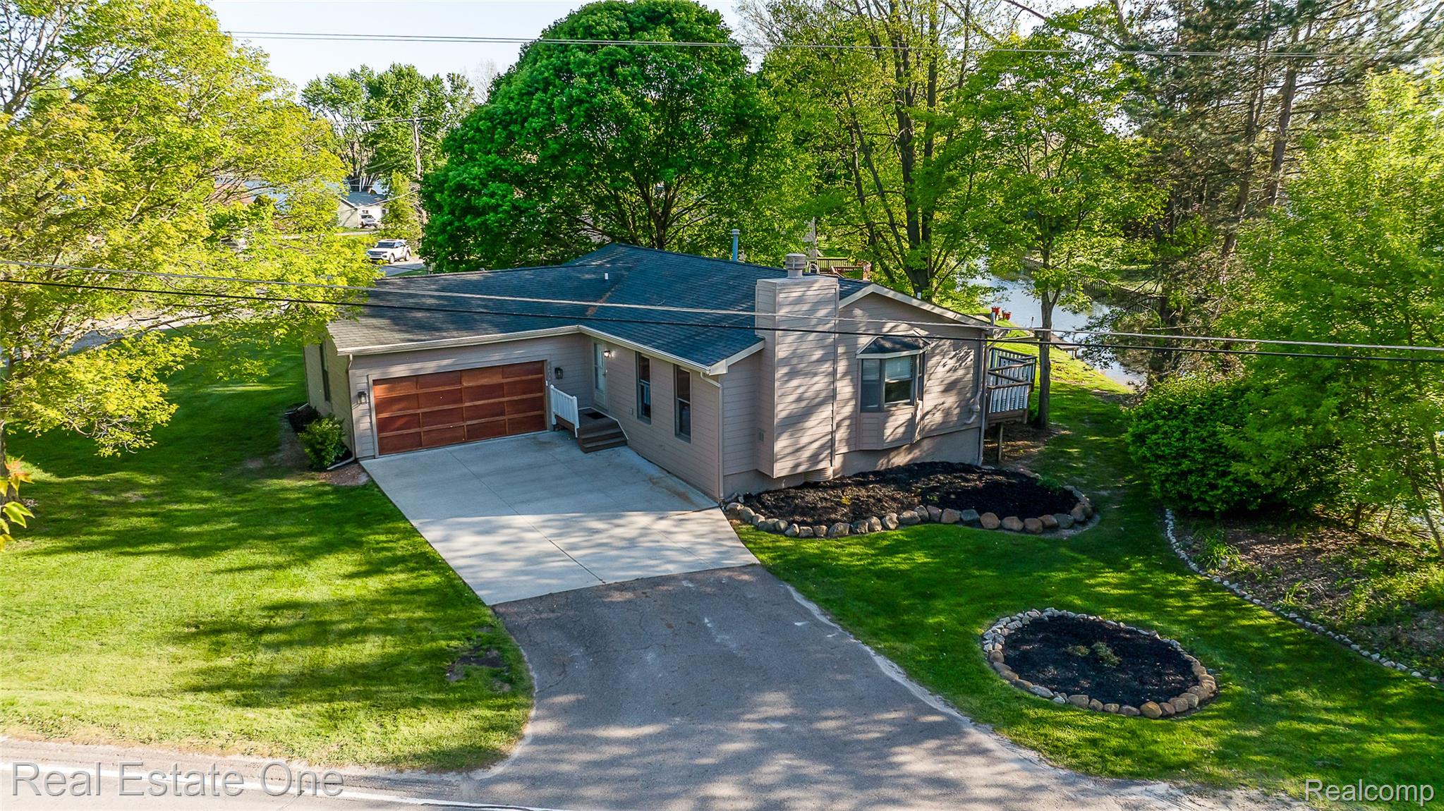 8402 Scotia