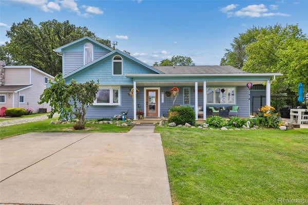 2231 N CHANNEL DR, HARSENS ISLAND, MI 48028 - Image a65909f4e8cac6268d45ebab86c88aa5/1419701200