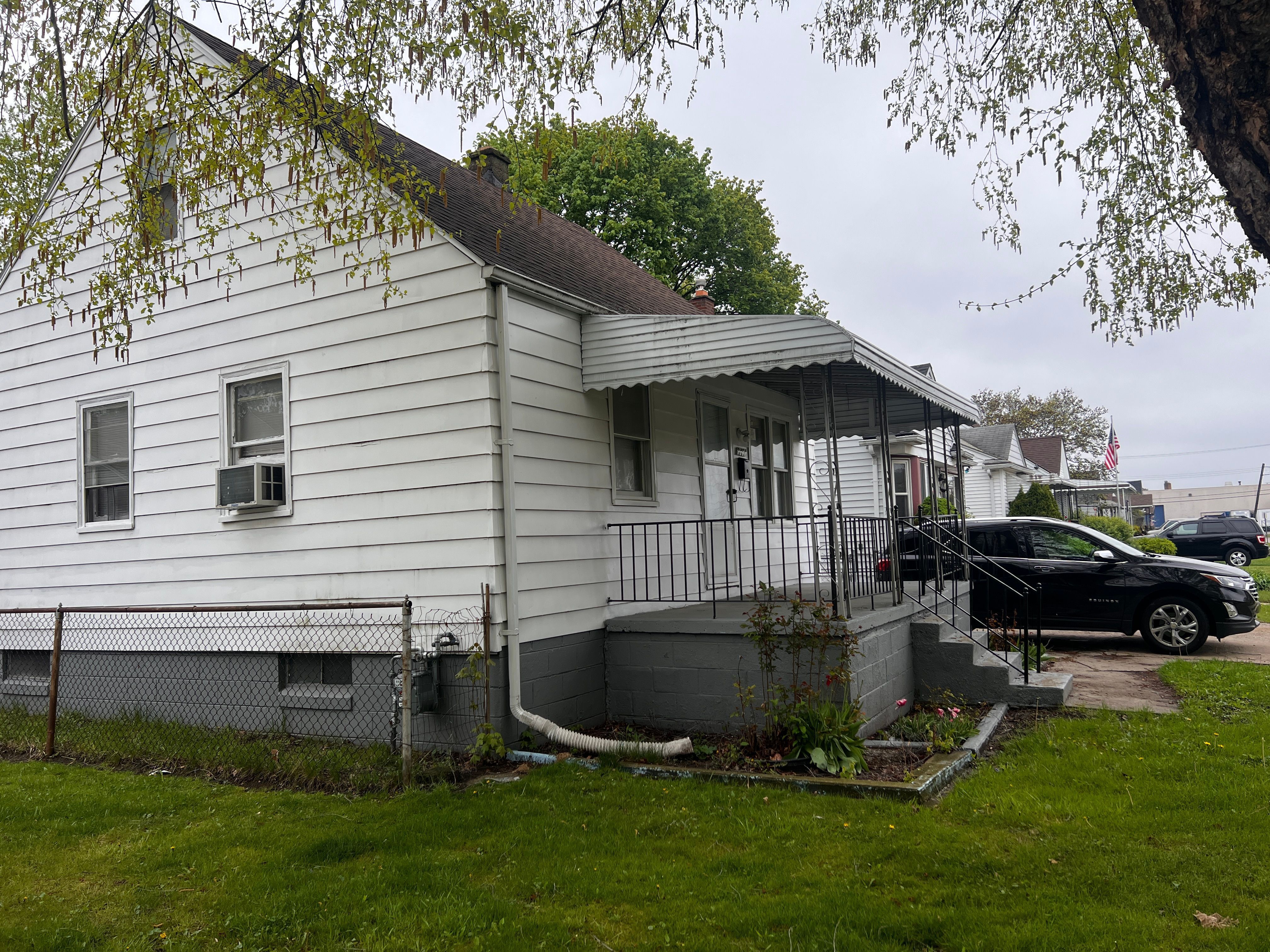 8431 RIVARD Avenue