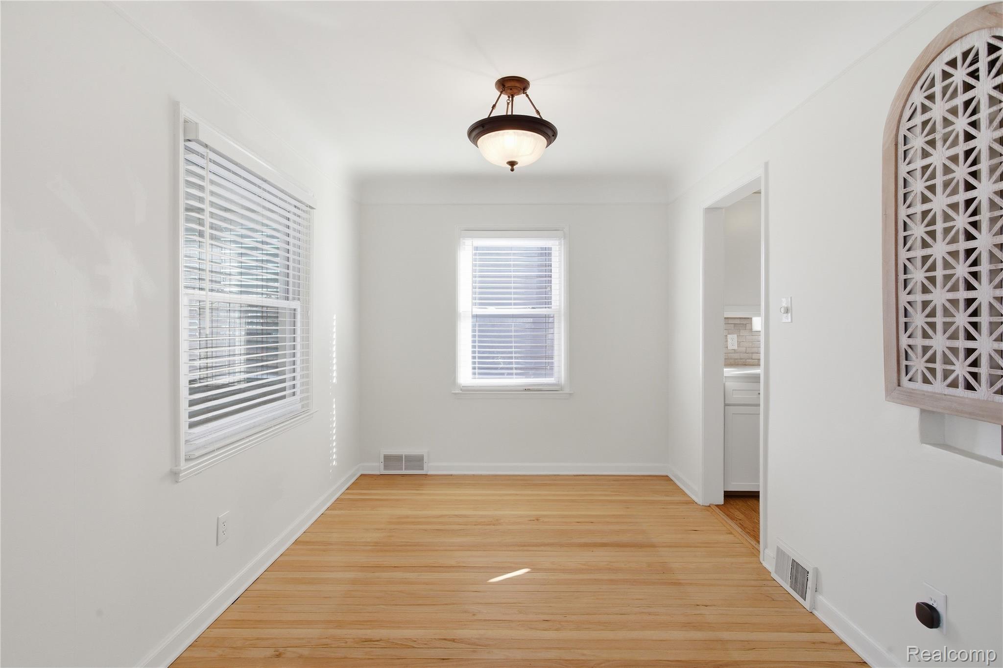 929 Larkmoor Boulevard