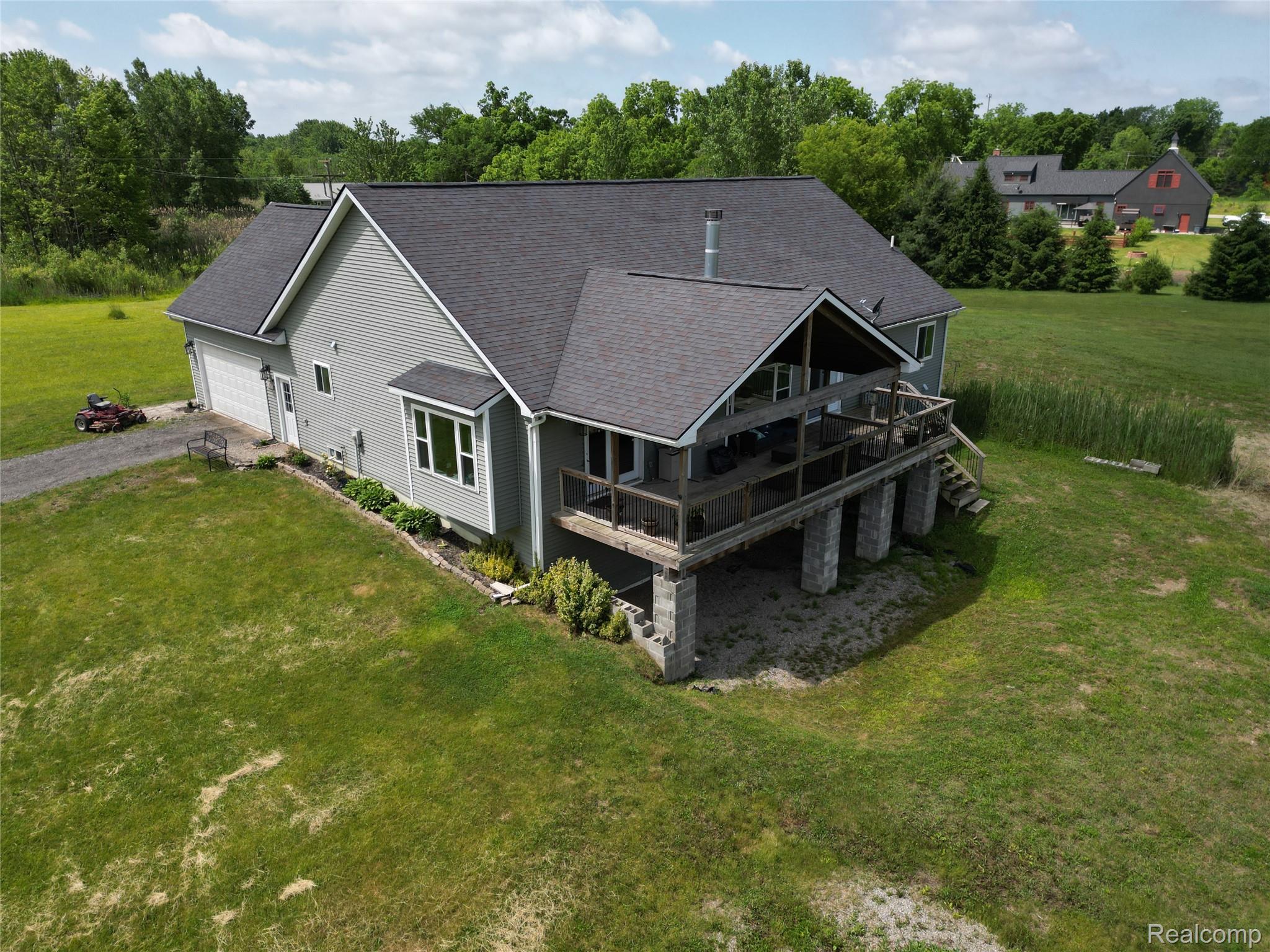 2543 Greenwood Road