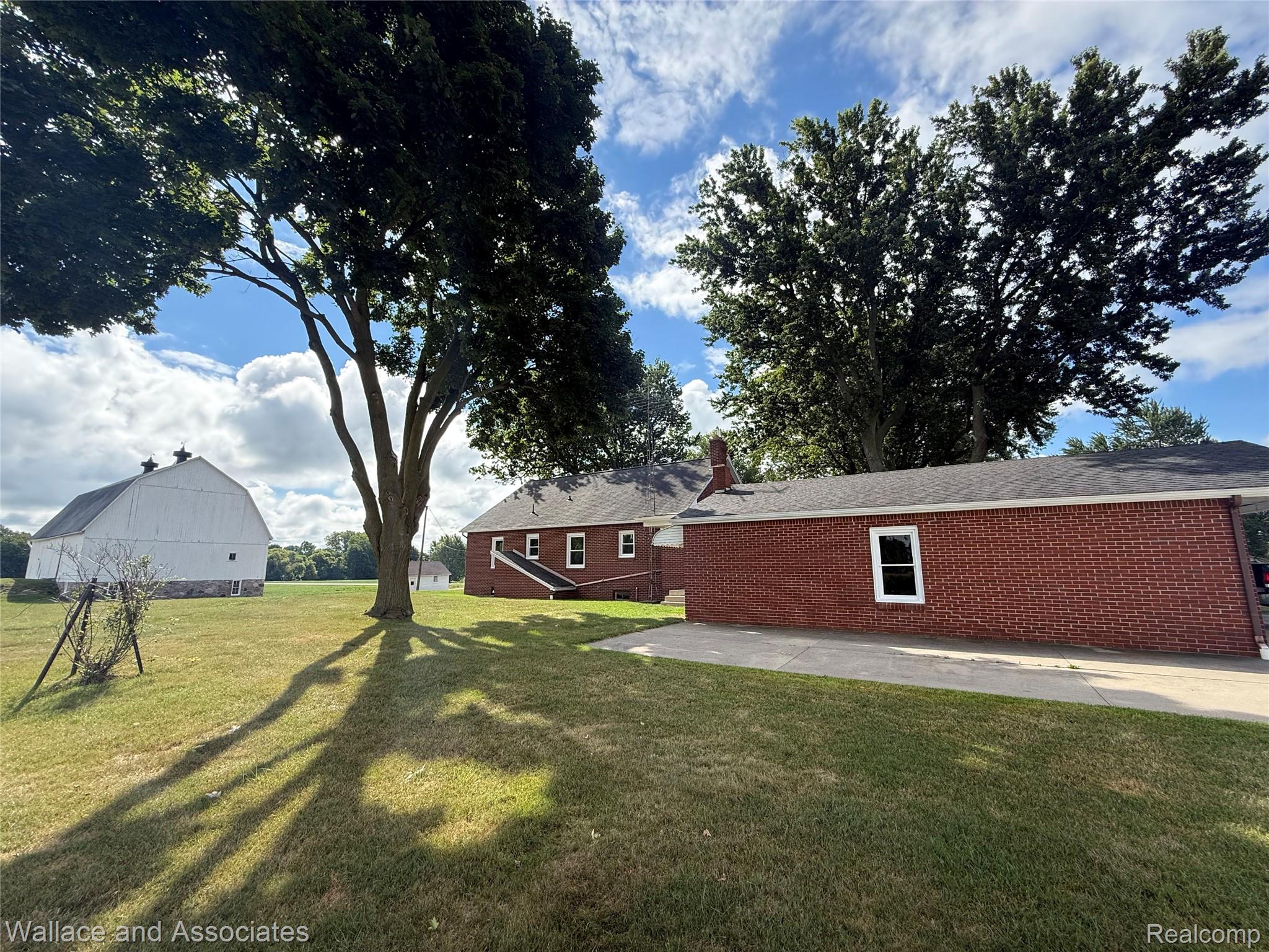 365 E Peck Road