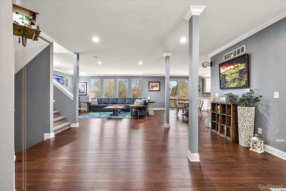 3256 Ledgewood Court E