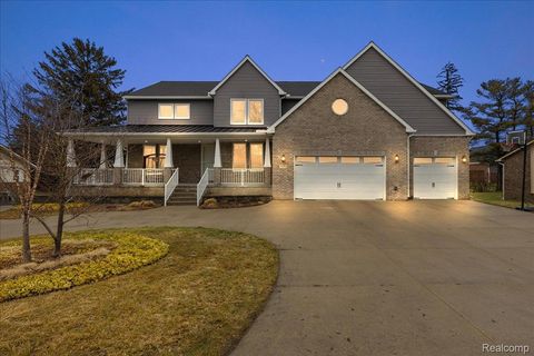 3256 Ledgewood Court E Commerce Charter Township MI 48382