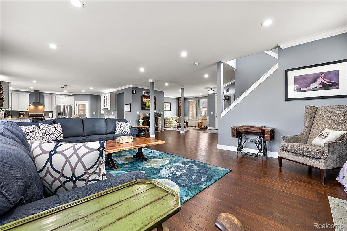 3256 Ledgewood Court E