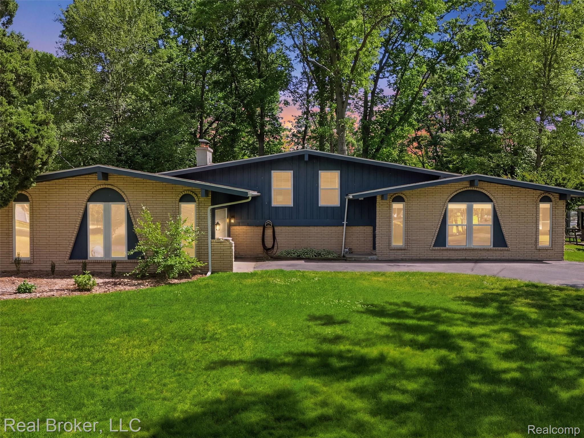 7514 Capri Drive