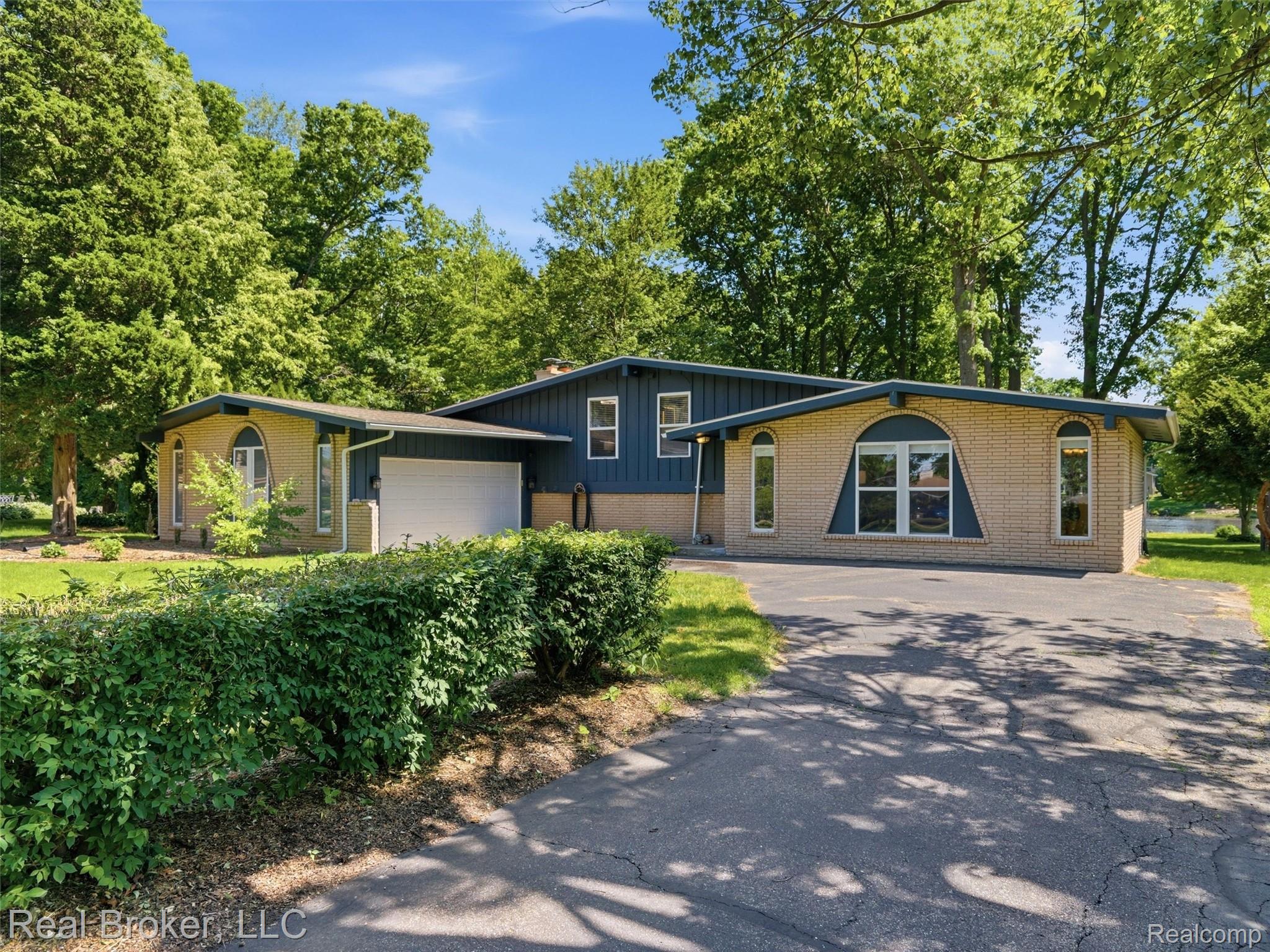 7514 Capri Drive