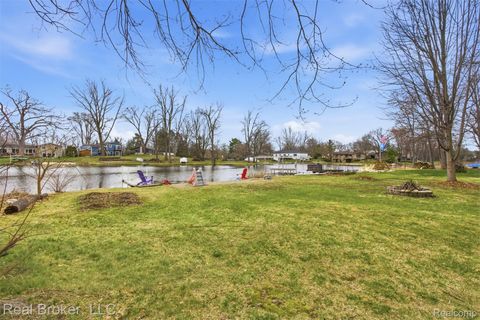 7514 Capri Drive White Lake Charter Township MI 48383